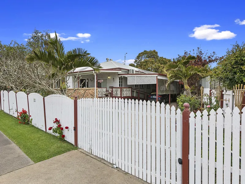Low set Queenslander one street back from the Esplanade