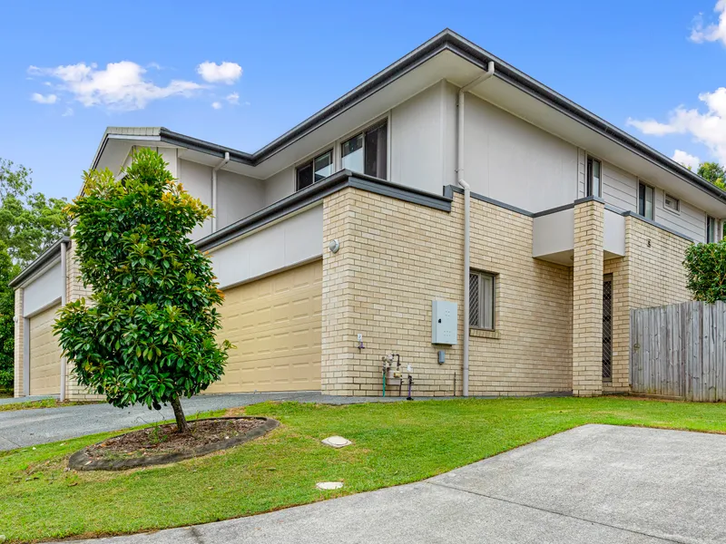 THREE BEDROOM TOWNHOUSE IN CONVENIENT LOCATION