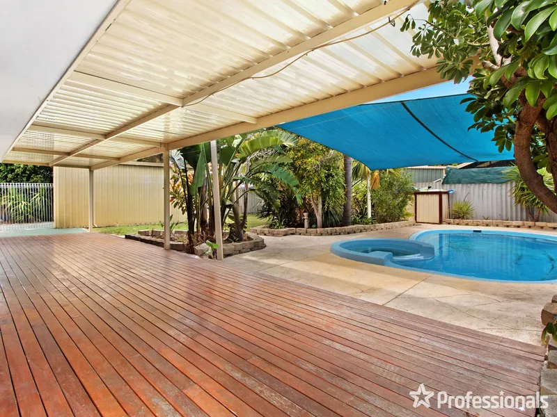 UNDER OFFER IN UNDER A WEEK BY SALLY ACKERLEY