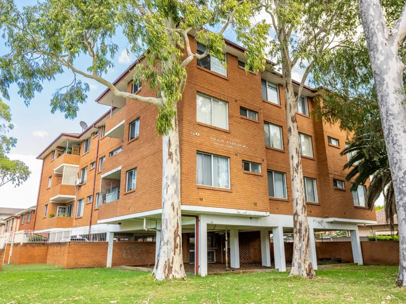 Entire Block of 18 Strata Apartments in a prime CBD location