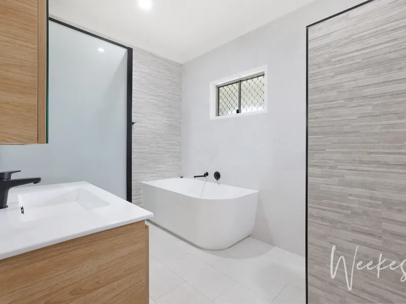 RENOVATED SPACIOUS HOME A STONES THROW FROM CBD!