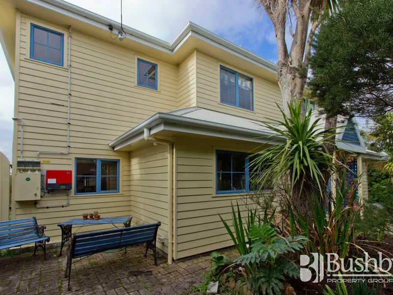 Sunny, Spacious and Delightful Coast House