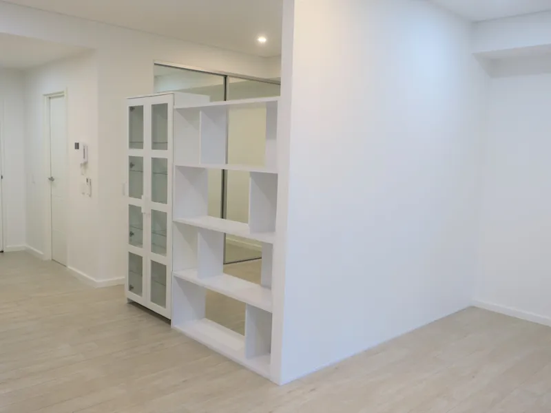 Stunning Riverside living