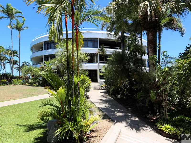 APARTMENT WITH WATER VIEWS - 101M2