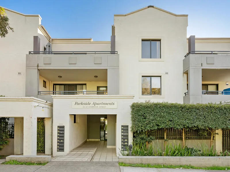 PARK VIEW APARTMENT WITH TANDEM GARAGE