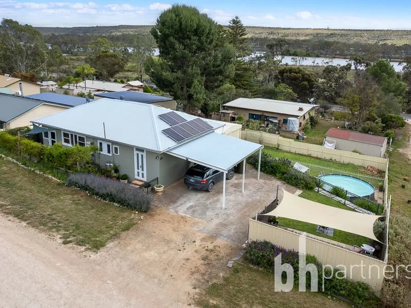 Charming River Murray home designed for relaxation and entertaining