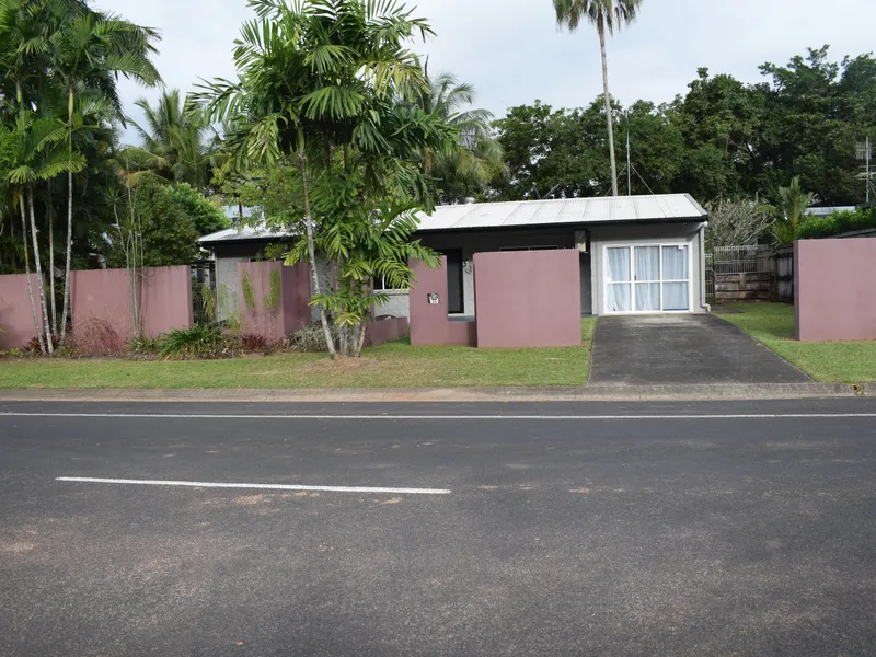 SPACIOUS FAMILY HOME – LAKE VIEWS - PET FRIENDLY