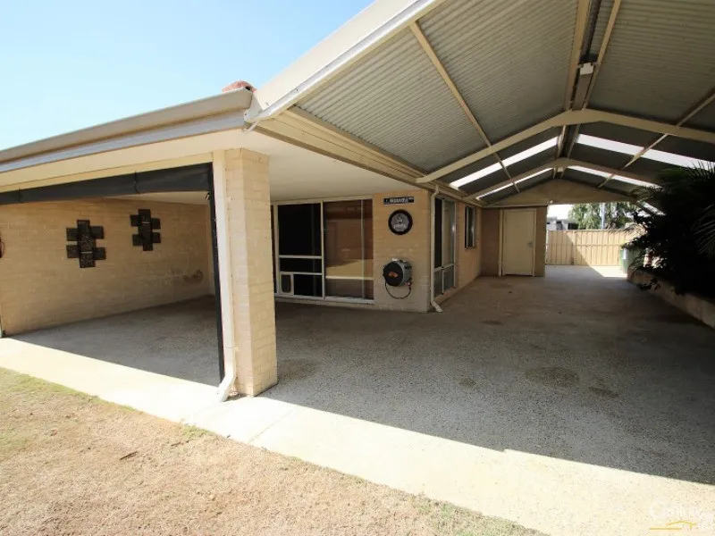 Large Home With Great Outdoor Area 