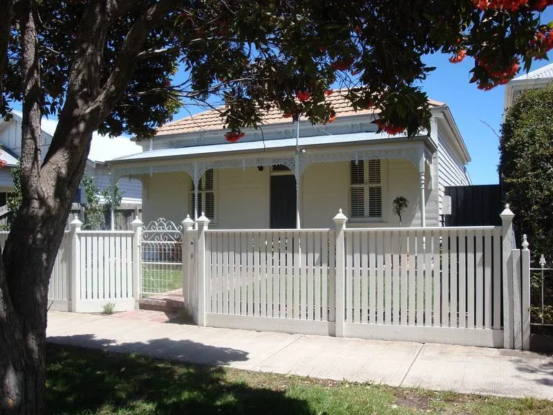 STYLISH THREE BEDROOM HOUSE