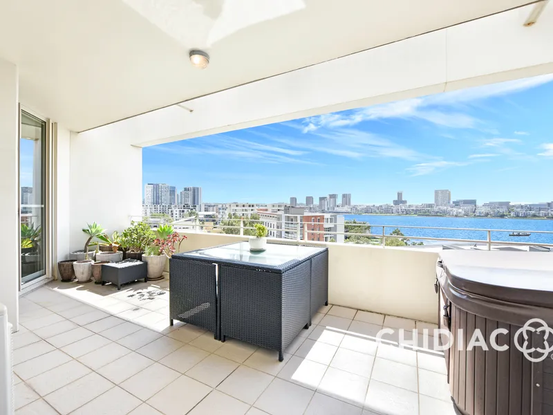 Top floor apartment | Floorboards | Water views | Two car spaces