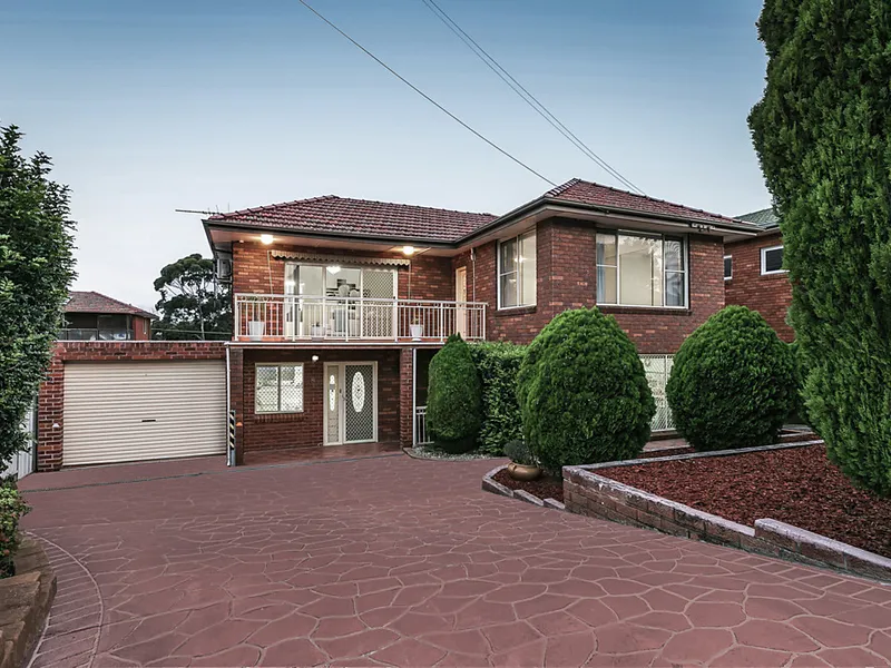 Double storey ideallic family home set in the prized bayside pocket of Kogarah