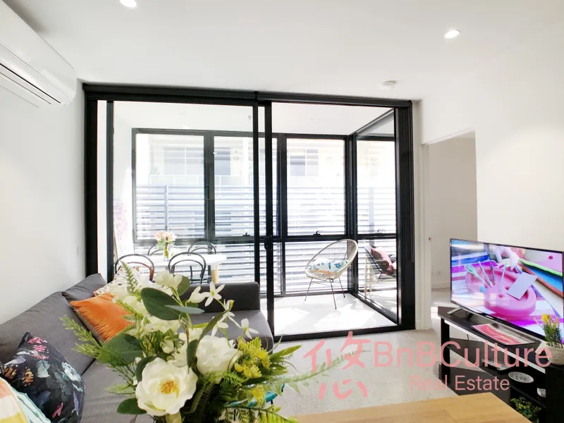 Jaw-Dropping Interior in the Culture-Rich Cosmopolitan of Collingwood