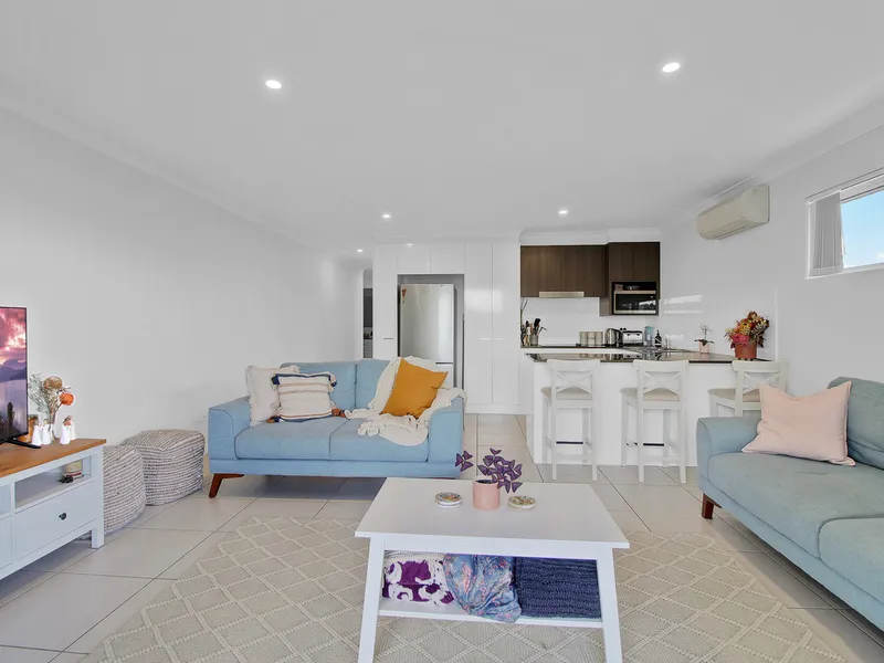 Modern & Stylish Unit in a Convenient Location
