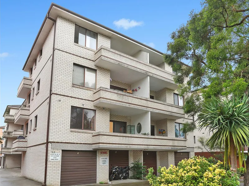 Renovated Two Bedroom Unit + Large Garage