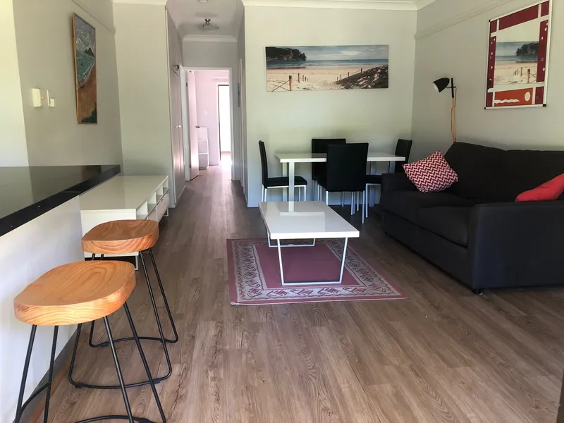 Ocean Views and Walk to MB Village !