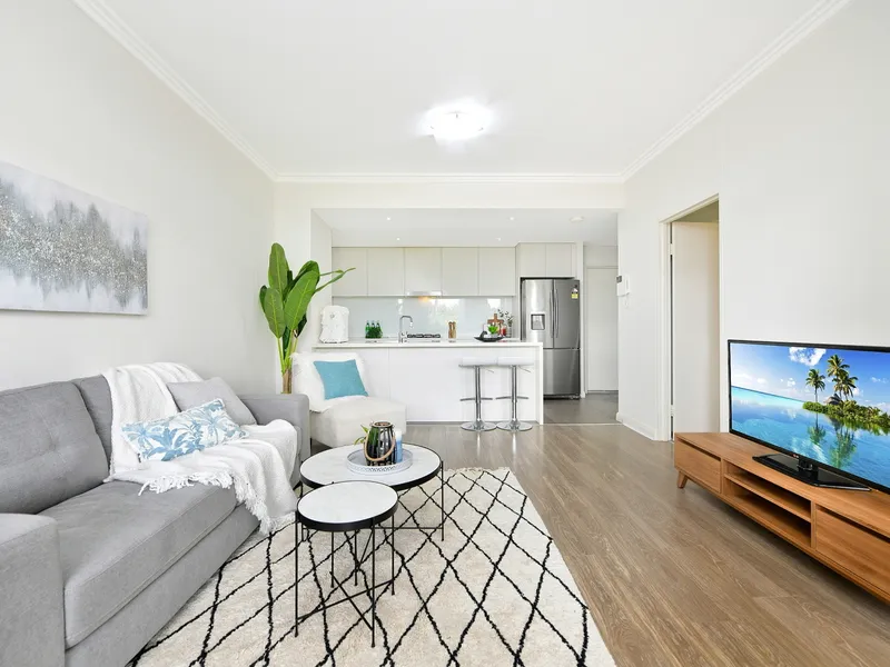 Large private courtyard to elegant executive apartment