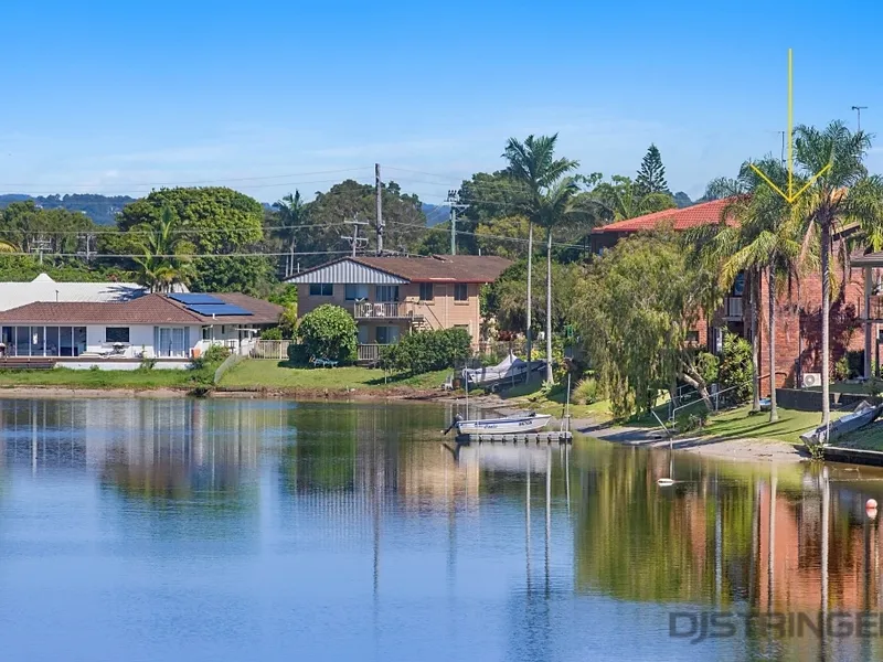 TRANQUIL WATERFRONT LIVING - on the cusp of Coolangatta 