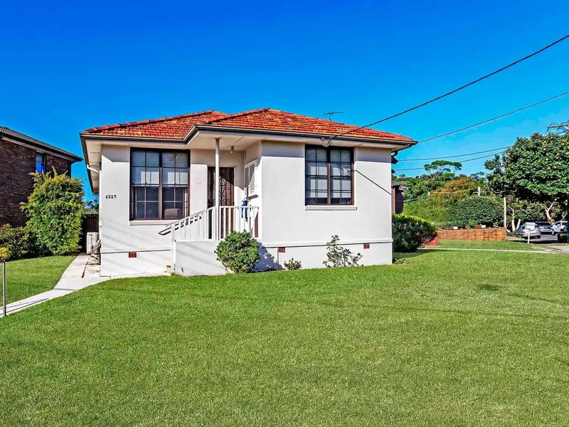 SUNDRENCHED HOME – 3 MONTH LEASE ONLY