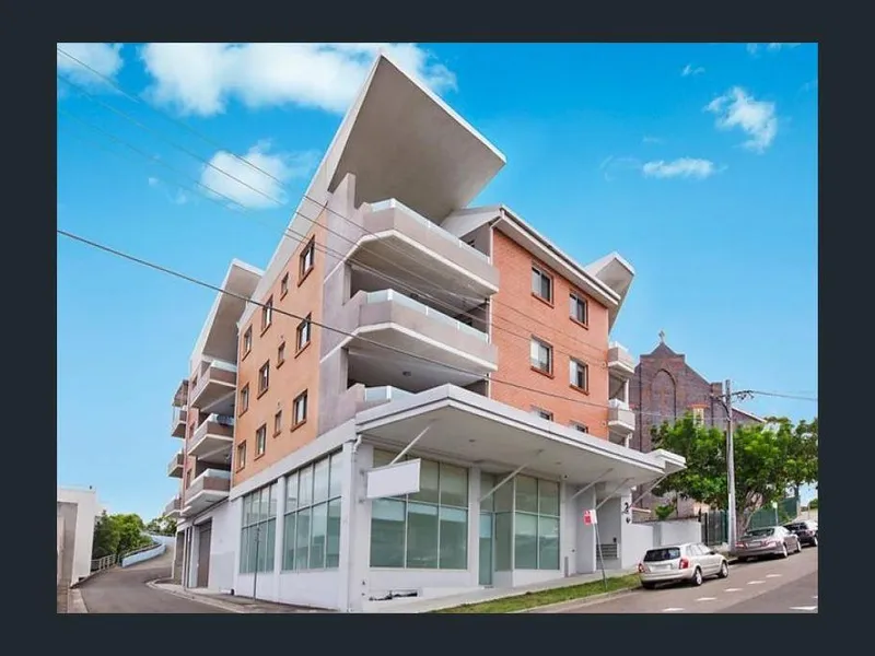 Modern Unit 2min Walk to Rockdale Station