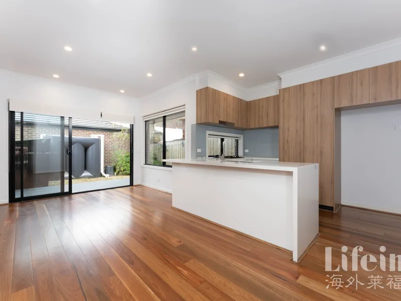 LUXURY Townhouse with 3 Bedrooms！