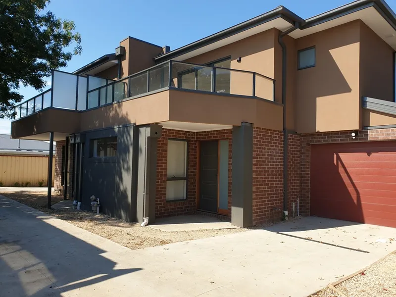 Brand new townhouse for your large family