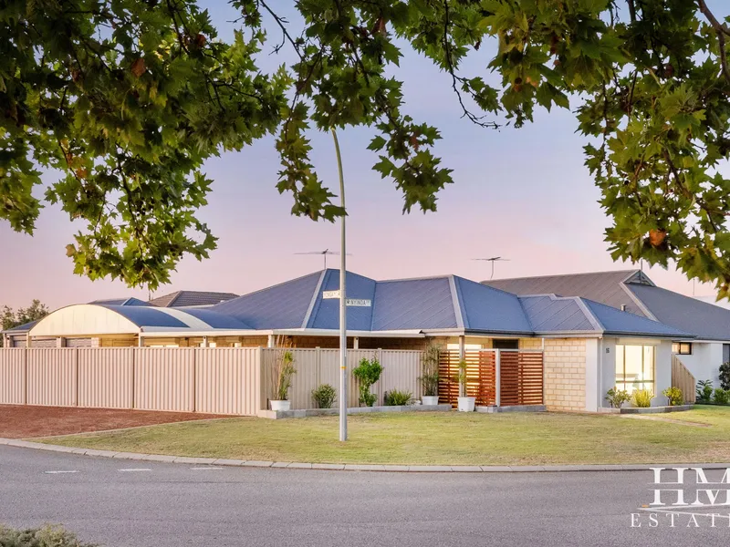 SENSATIONAL FAMILY LIVING - 4 BEDROOM HOME WITH TWO LIVING ZONES & SUPERB 3-CAR GARAGING/WORKSHOP