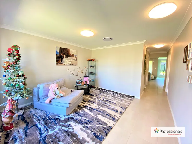 Sold by Glenn Hagan 0434984374