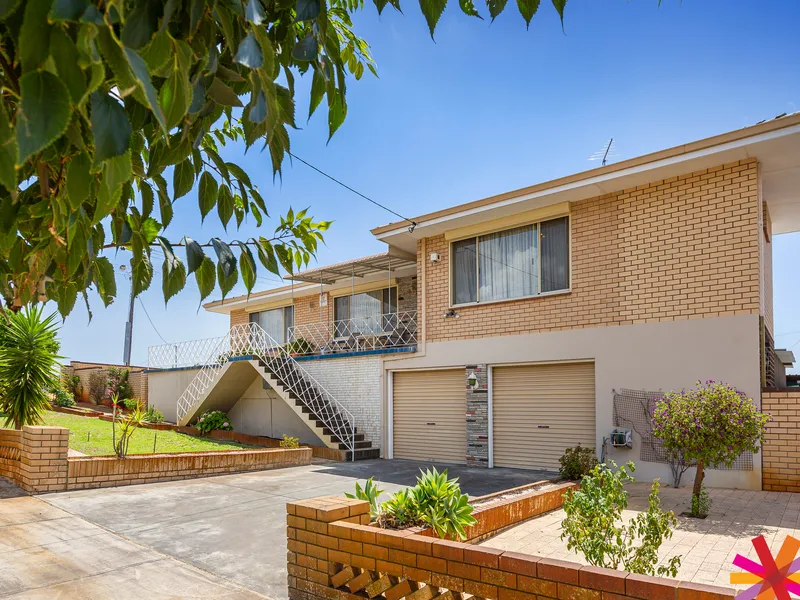 HUGE HOME OR POTENTIAL DEVELOPMENT R20/R50/R100