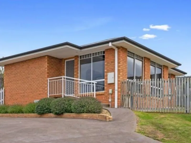 Beautiful stand alone unit.