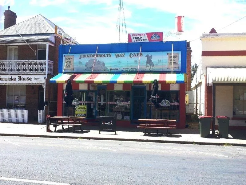 AN OPPORTUNITY TO OBTAIN A RENOWNED & SUCCESSFUL BUSINESS