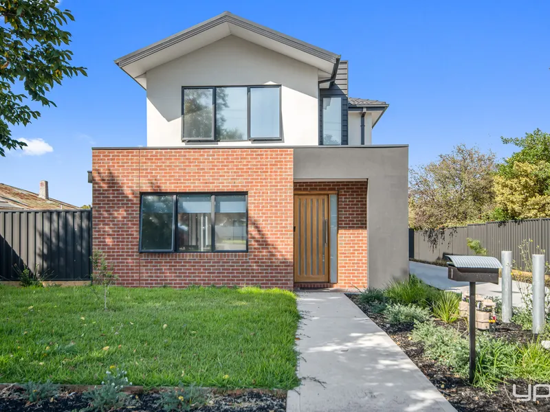 As good as new in premiere location