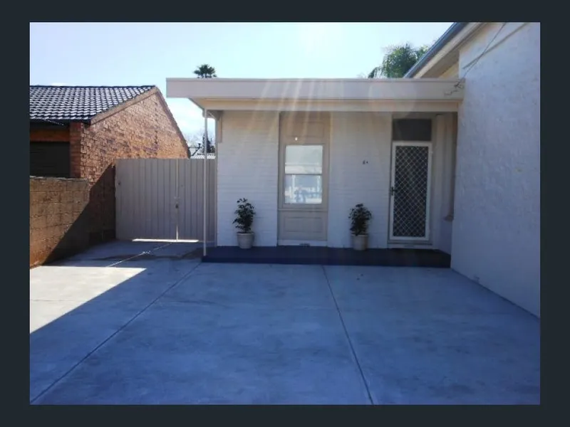 Gorgeous 2 bedroom renovated homette