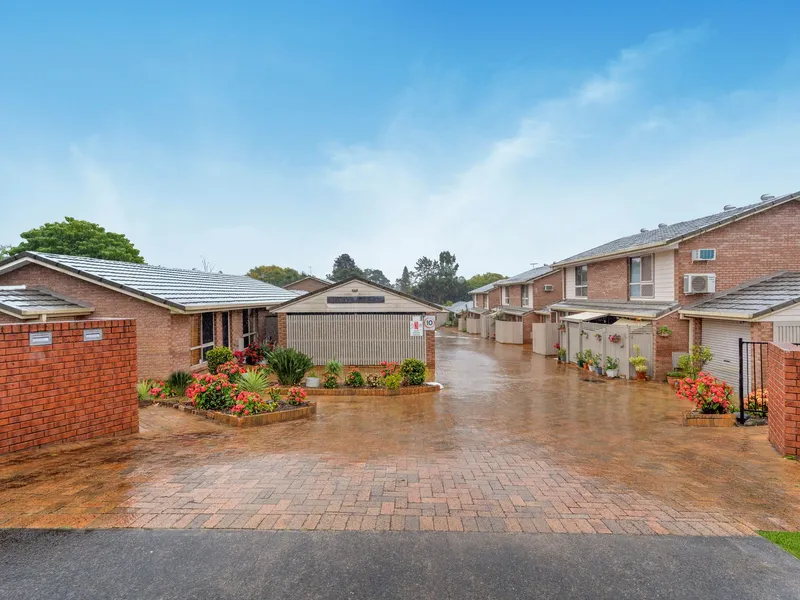 AFFORDABLE TOWNHOUSE - WELL MAINTAINED COMPLEX
