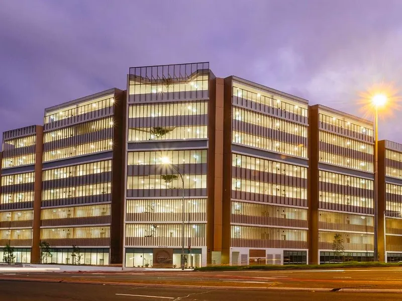 Luxury Northerly Facing 2Bedrooms plus Study