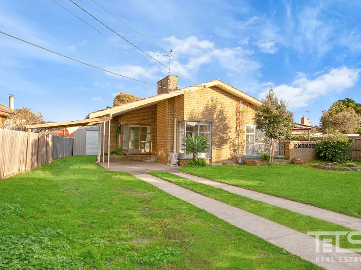 Family Home On Approx 836m2 That Has Incredible Appeal With Unlimited Potential!