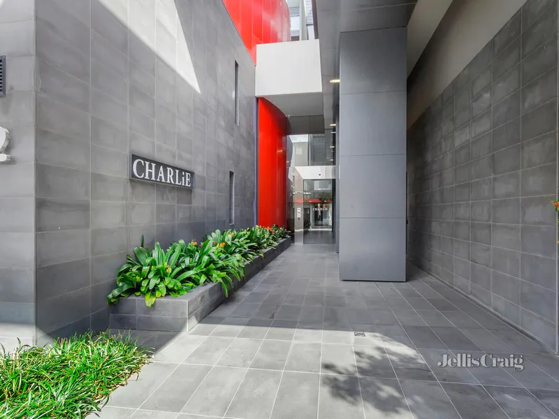 Light filled luxury with vibrant views