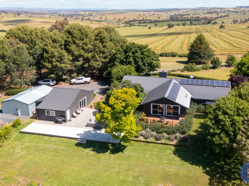 Expansive Rural Getaway