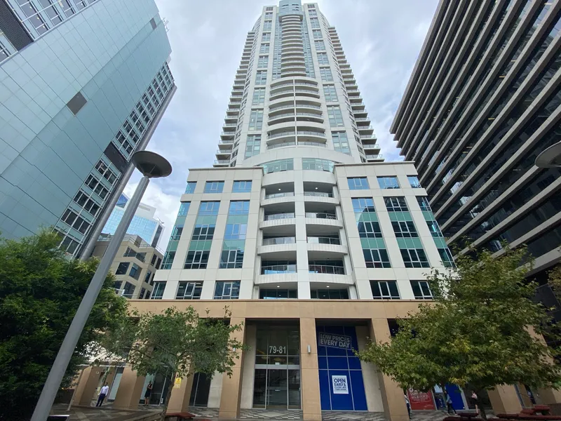 1 bedroom apartment with harbour views