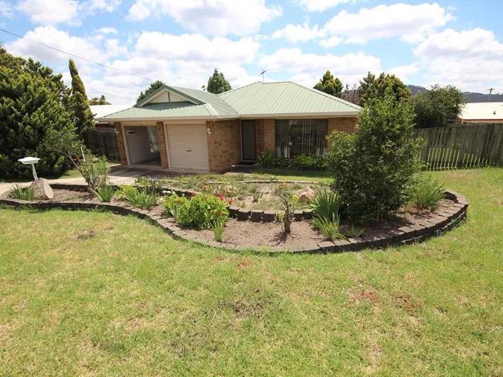 LOVELY BRICK HOME IN QUIET AREA