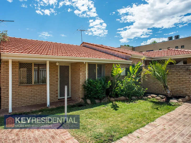 BEAUTIFULLY PRESENTED 2 BEDROOM VILLA