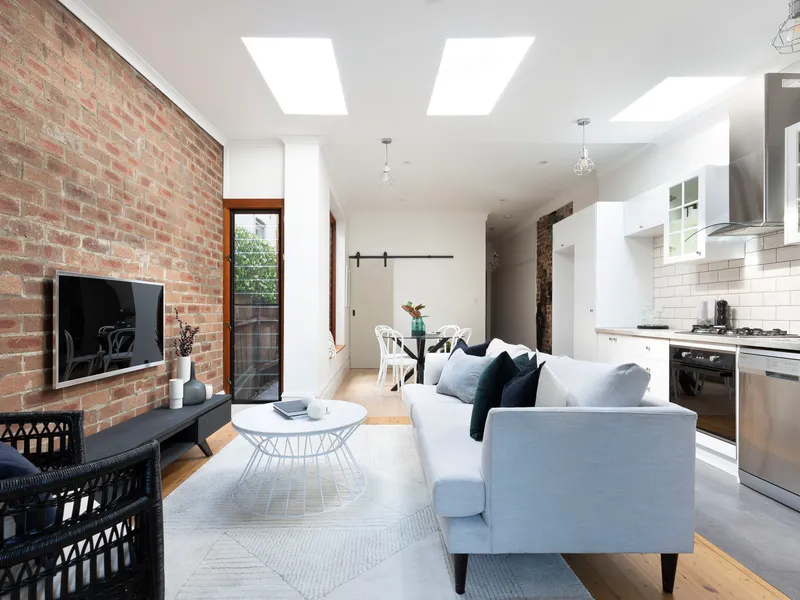 Renovated terrace on 165sqm north-facing block