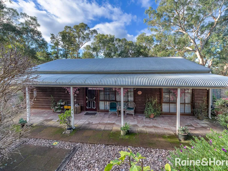 'Rose Bud Cottage' - Country Living on Half an Acre
