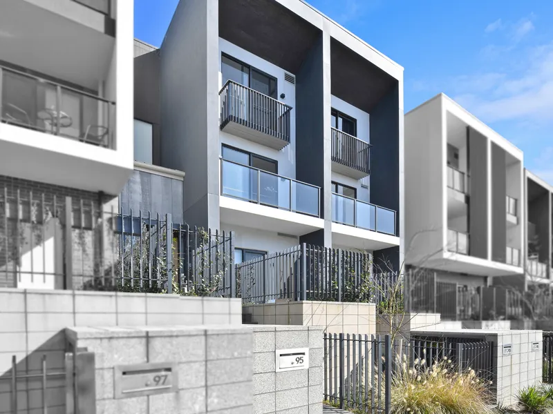 Stunning Townhome, 2 Bedroom + Flexi Room, Ready to Move Into, within 'Ed.Square'