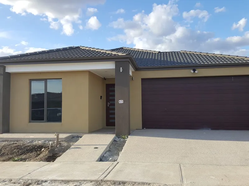 Low Maintenance home, close to Gilson college !!