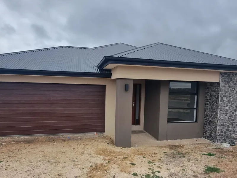 Charming Family Home for Rent at $550 per Week - 38 Platt Dr, Maddingley VIC 3340