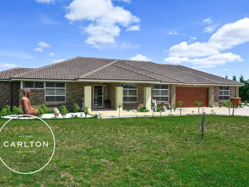 Superb Country Living With Space To Breathe