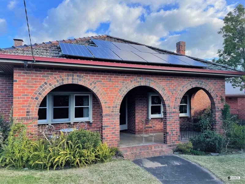 Charming 3 Bedroom Home in Popular East Albury Location