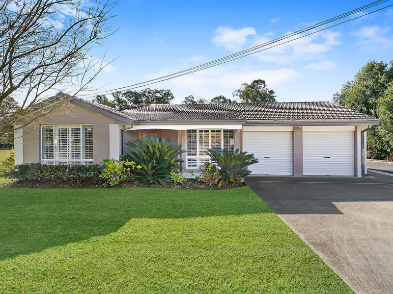 Peaceful, private and expansive lifestyle acreage