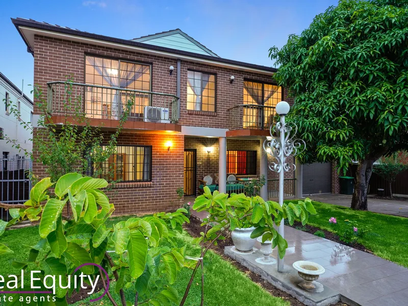 Solid Double Brick 10 Bedroom Home on over 800sqm