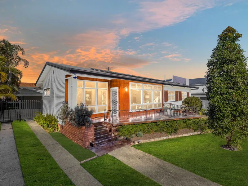 Gorgeous Mid Century Entertainer's Retreat with Heated Pool, Granny Flat and Sub-Division Potential